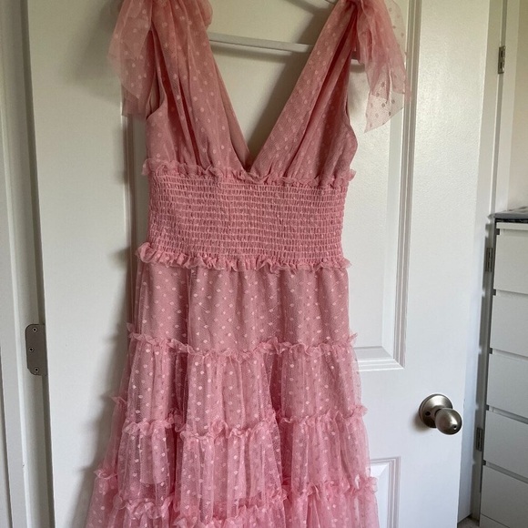 Dresses & Skirts - Pink Tulle Dress with tie on shoulder